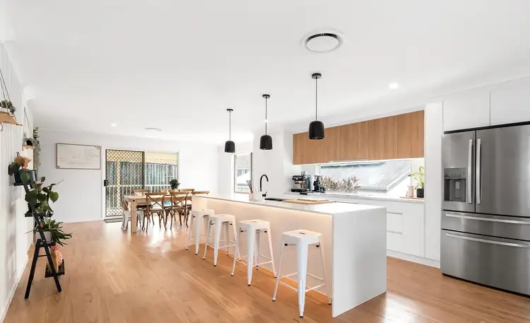 39 Sheffield Circuit, Pacific Pines QLD 4211