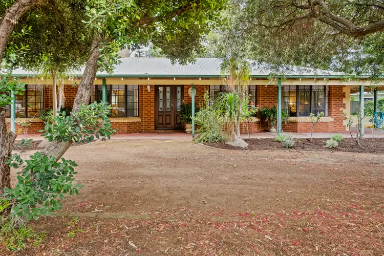 2 Navarre Row, Greenfields WA 6210