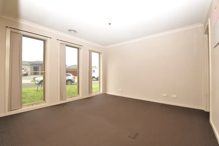 Second view of Homely house listing, 16 Hood Place, Pakenham VIC 3810