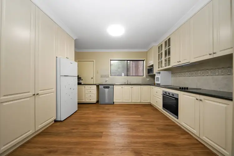 Sixth view of Homely house listing, 10 Cedar Crescent, Tumut NSW 2720