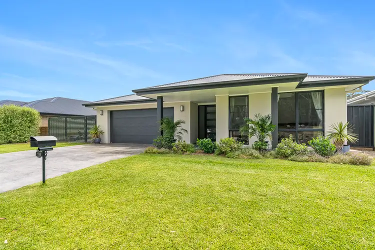 18 Amaroo Drive, Narrawallee NSW 2539