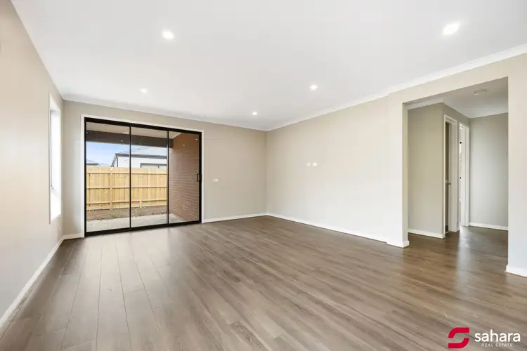 6 Goshawk Street, Deanside VIC 3336