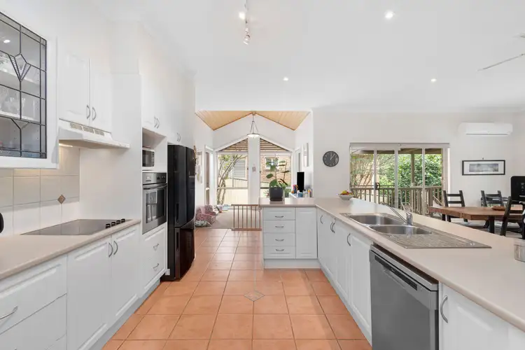 29 Thomas Mitchell Crescent, Sunshine Bay NSW 2536