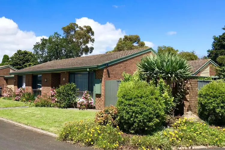 Second view of Homely house listing, 1 Glenden Retreat, Cheltenham VIC 3192