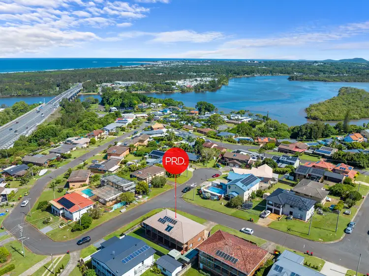 10 Echuca Crescent, Banora Point NSW 2486
