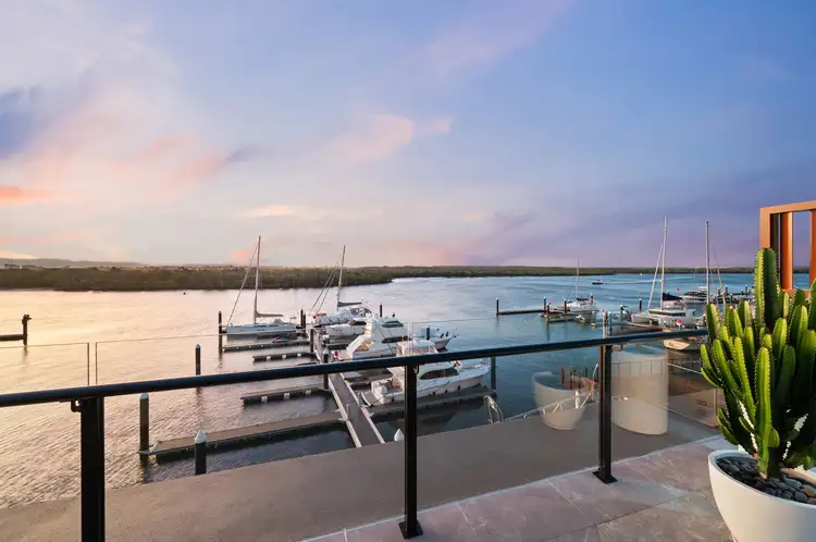 7/2 Marina Promenade, Paradise Point QLD 4216