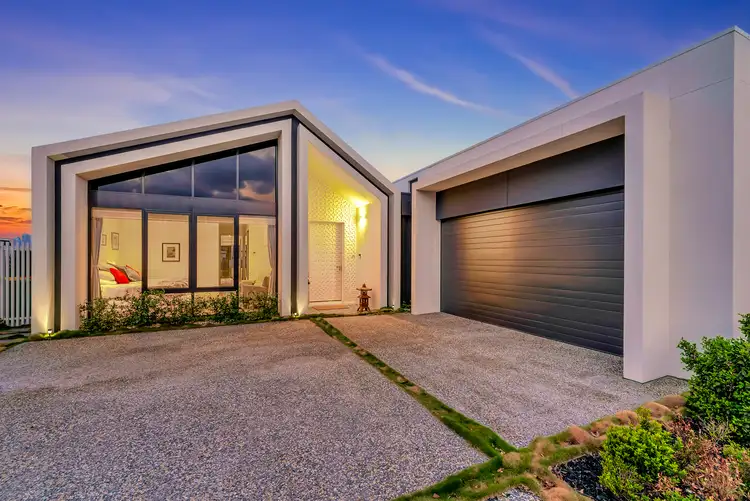 16 Sanctuary Court, Mermaid Waters QLD 4218