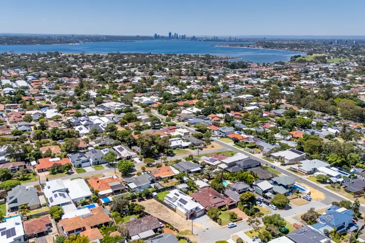 7B Williams Court, Melville WA 6156
