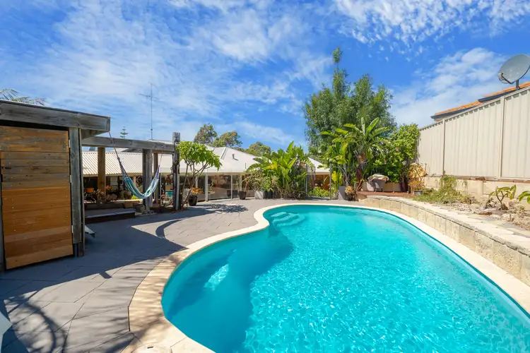 2 Howe Close, San Remo WA 6210