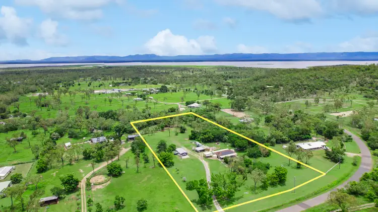 8 Brady Road, Oak Valley QLD 4811