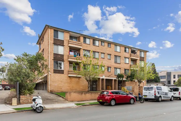 8/13 Speed St, Liverpool NSW 2170