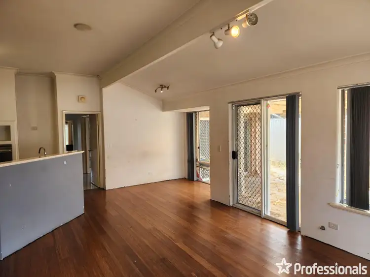 12 Juniper Court, Thornlie WA 6108