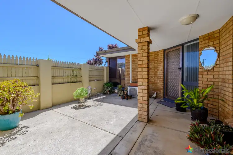 Sixth view of Homely house listing, 2 Neale Place, Cooloongup WA 6168