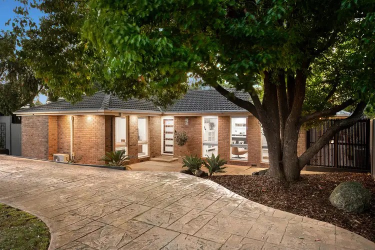 2 Metcalf Crescent, Rowville VIC 3178