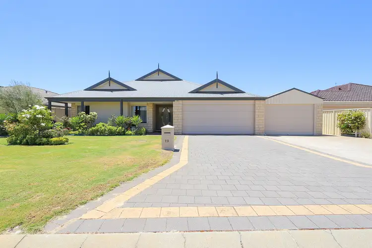 19 Wells Road, Pinjarra WA 6208