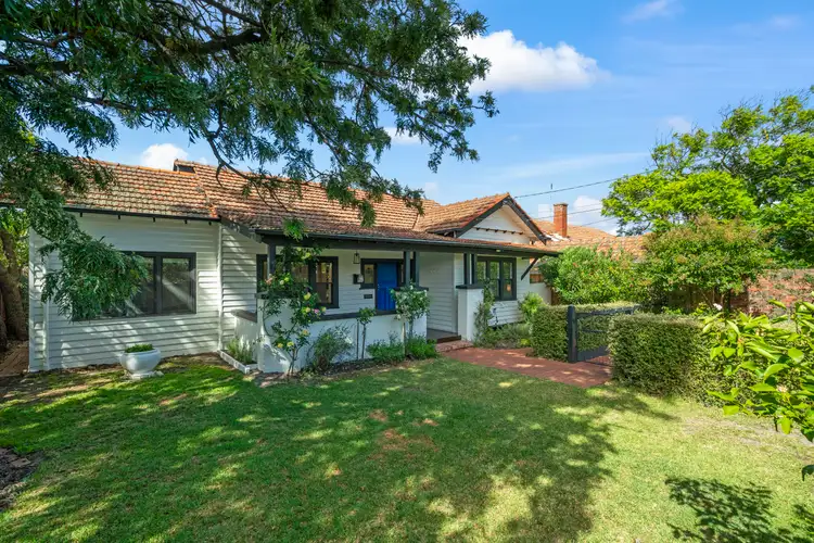 88 Linacre Road, Hampton VIC 3188