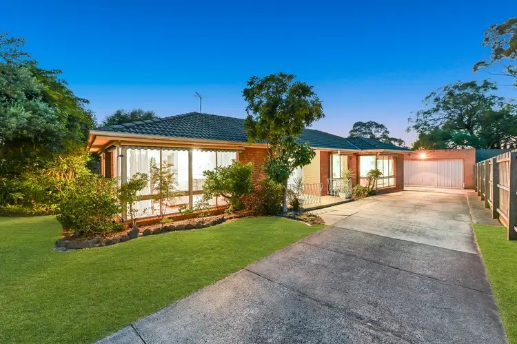 27 Mantova Drive, Wheelers Hill VIC 3150