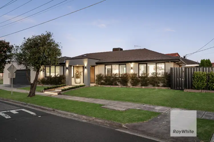 1 Burnleigh Drive, Gladstone Park VIC 3043