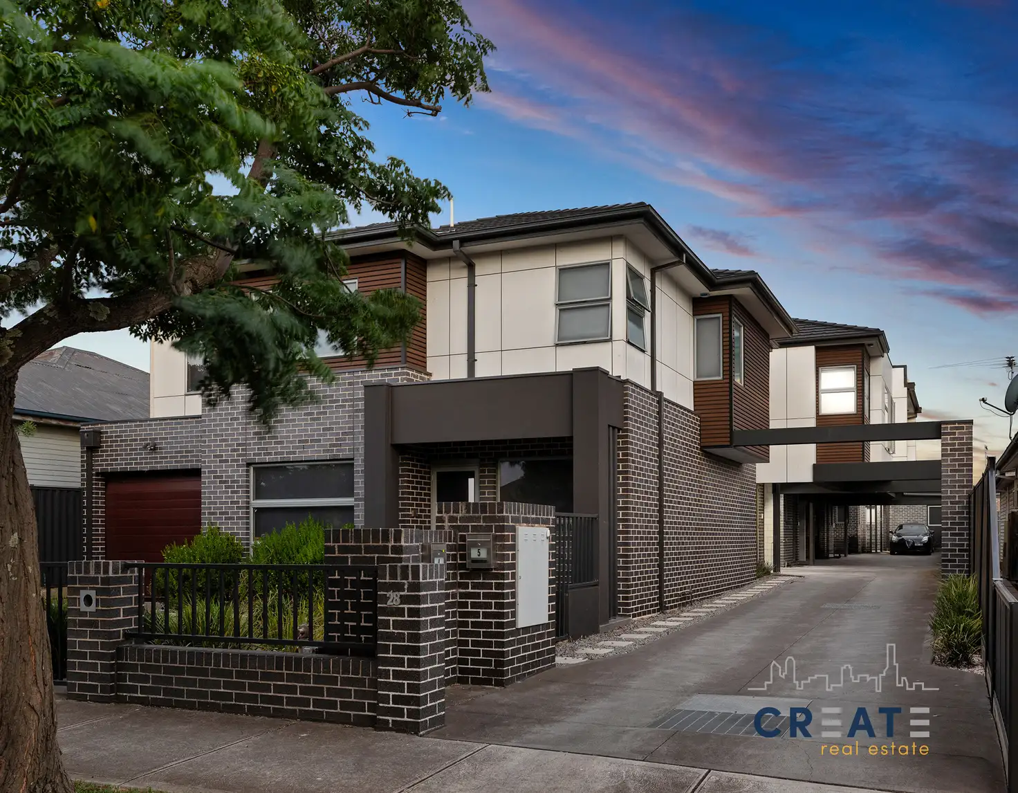 Main view of Homely townhouse listing, 2/28 Scott Avenue, St Albans VIC 3021