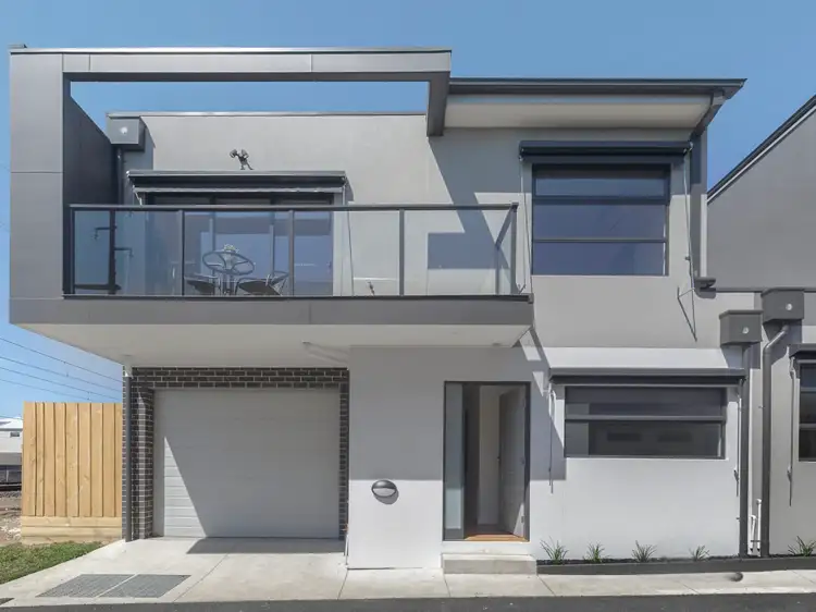 4/18 Loch Street, Coburg VIC 3058