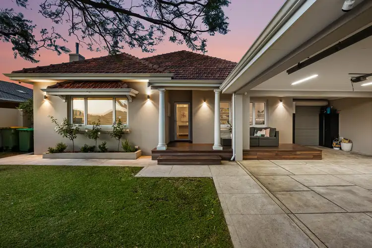 91 Kitchener Road, Alfred Cove WA 6154