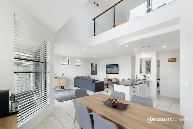 2082/1 The Vistas Drive, Carrara QLD 4211