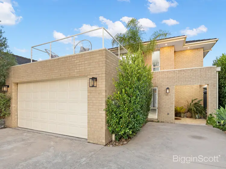 Second view of Homely house listing, 25 Lincoln Park Close, Sanctuary Lakes VIC 3030