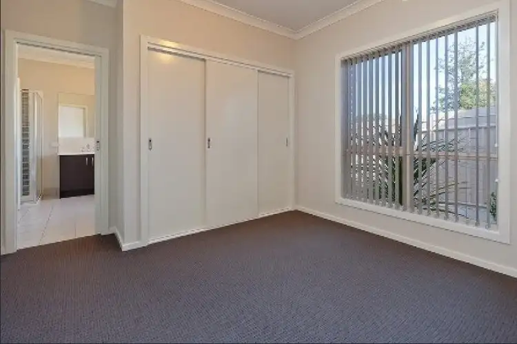 Fifth view of Homely house listing, 4/107 Hawkins Street, Howlong NSW 2643