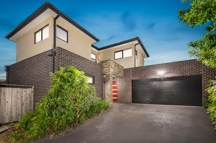 Main view of Homely townhouse listing, 2/8 Carwarp Street, Macleod VIC 3085