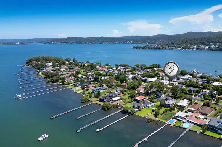 2/66 Albany Street, Point Frederick NSW 2250