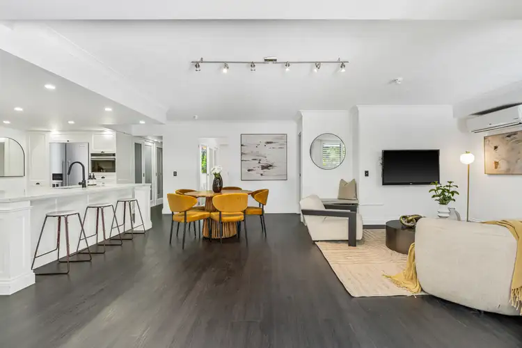 1/5-7 Cronin Avenue, Main Beach QLD 4217