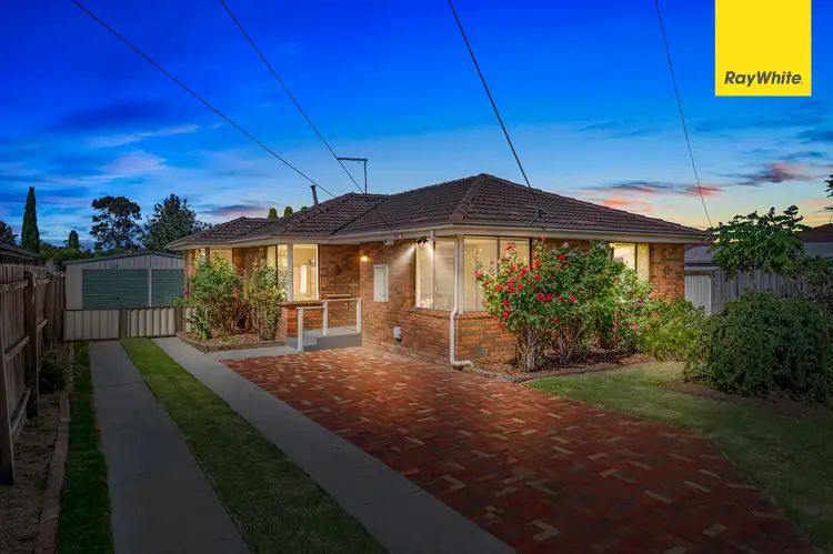 2 Francis Street, Melton South VIC 3338
