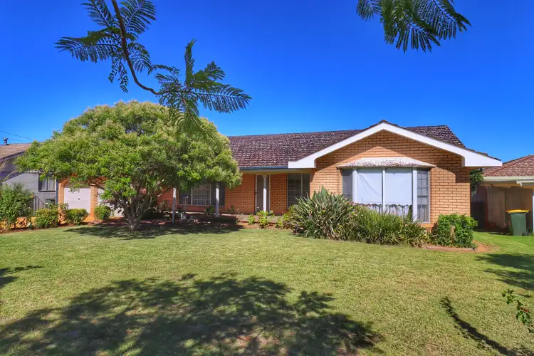 30 Newcombe Street, Cowra NSW 2794