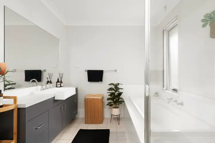 Fifth view of Homely house listing, 2 Spadacini Place, Goulburn NSW 2580