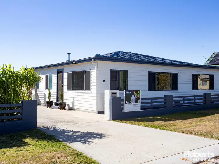 16 Kitchener Avenue, Beauty Point TAS 7270
