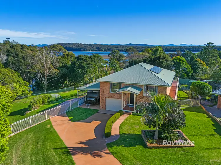 6 Davis Place, Moruya Heads NSW 2537