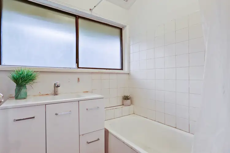 Fifth view of Homely house listing, 2 Wabba Place, Koonawarra NSW 2530