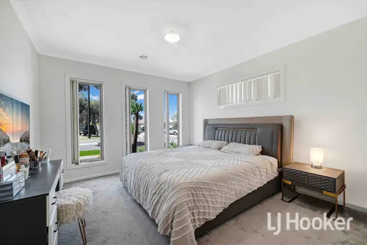 24 Robyn Street, Brookfield VIC 3338