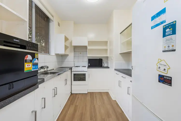 18 The Avenue
