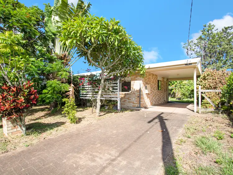 104 Limpus Street, Urangan QLD 4655