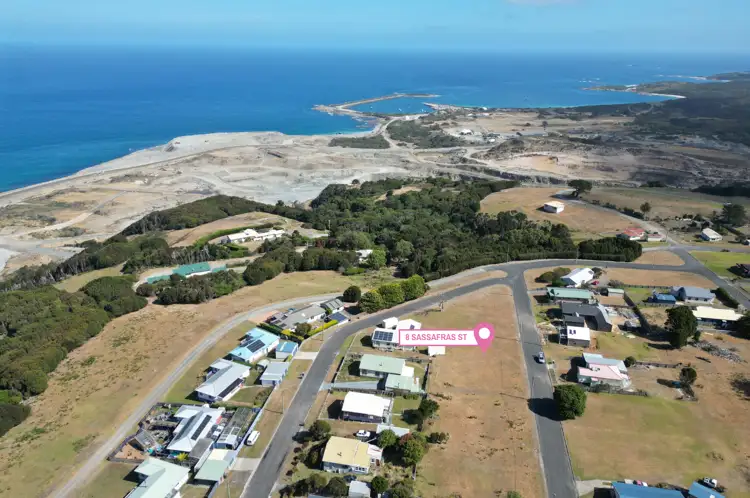 8 Sassafras Street, Grassy TAS 7256
