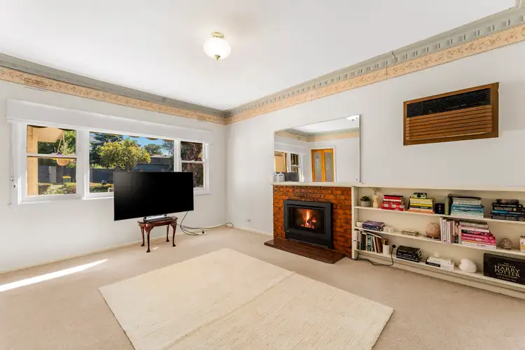 Second view of Homely house listing, 19 Dunvegan Crescent, Macleod VIC 3085