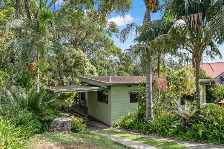 16 Pengana Crescent, Mollymook NSW 2539