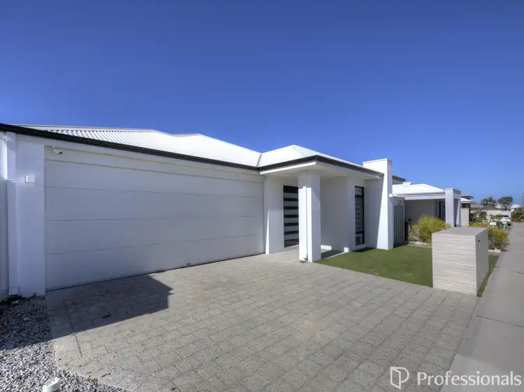 Third view of Homely house listing, 10 Scrubwren Circuit, Alkimos WA 6038
