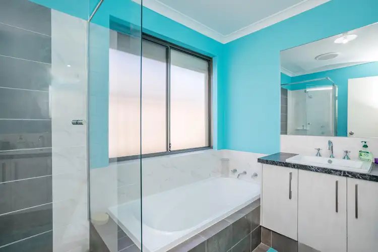 69 Ashworth Way
