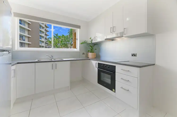 Sixth view of Homely apartment listing, 2/14 Vista Street, Surfers Paradise QLD 4217