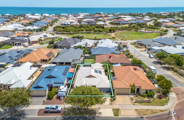 222 Peelwood Parade, Halls Head WA 6210