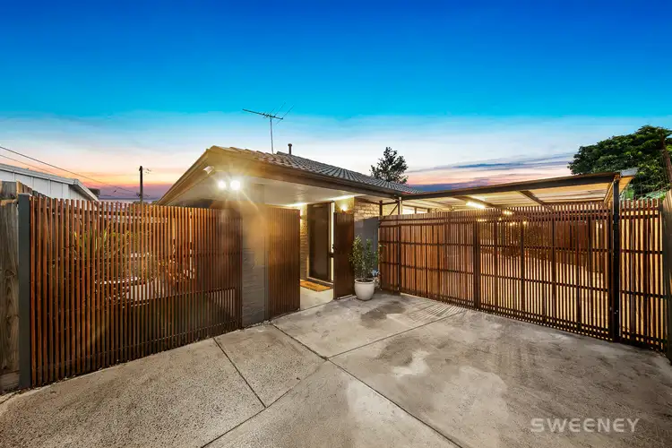 2/2 Millers Road, Brooklyn VIC 3012