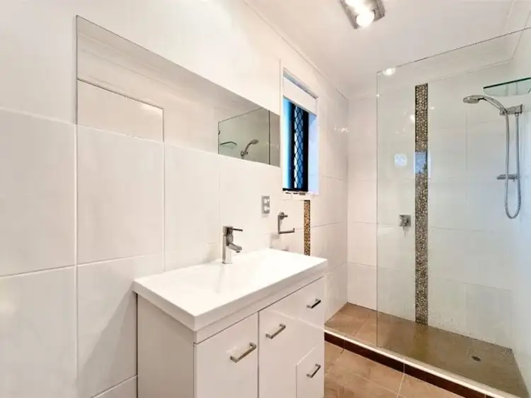 Sixth view of Homely house listing, 1/27 Maiala Close, Paradise Point QLD 4216