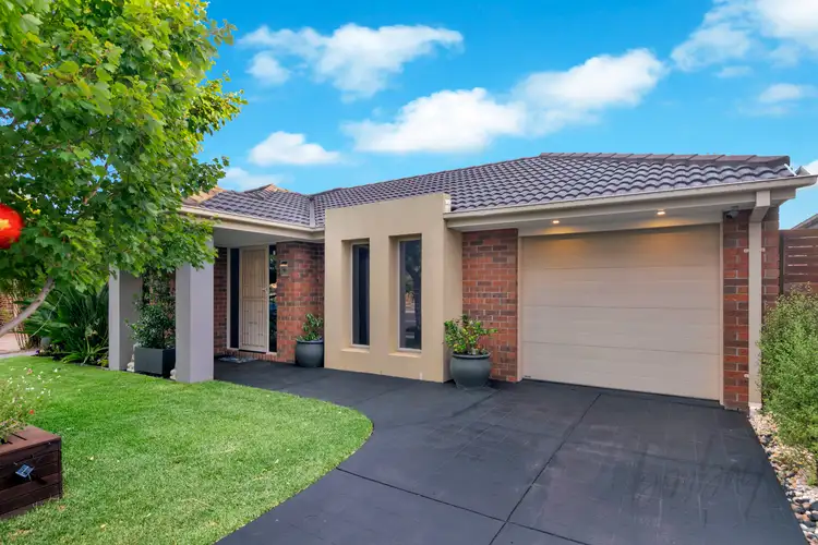 Fourth view of Homely house listing, 10 Dampier Close, Craigieburn VIC 3064
